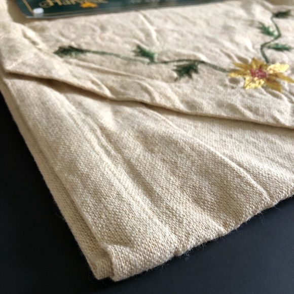 LAST ONE LEFT! Sunflowers 100% Cotton Table Runner - Picture 6 of 11